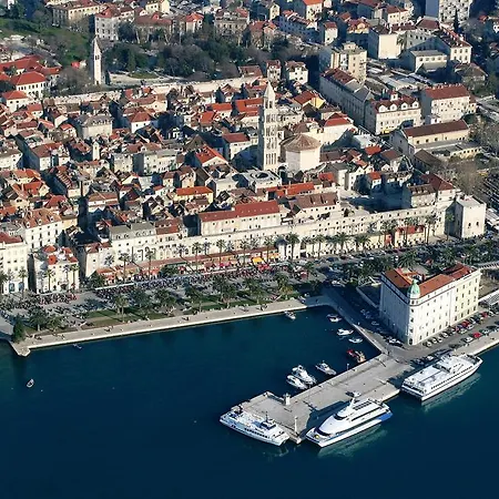 Viki Apartment Split