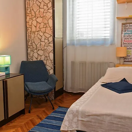 Apartment Viki *